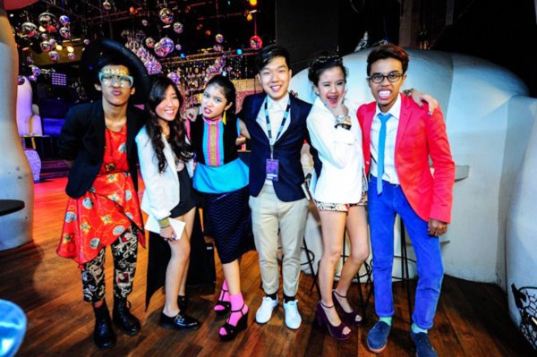  The 5 finalists with Poshism’s Managing Director, Felix Loo (fourth from the left) 